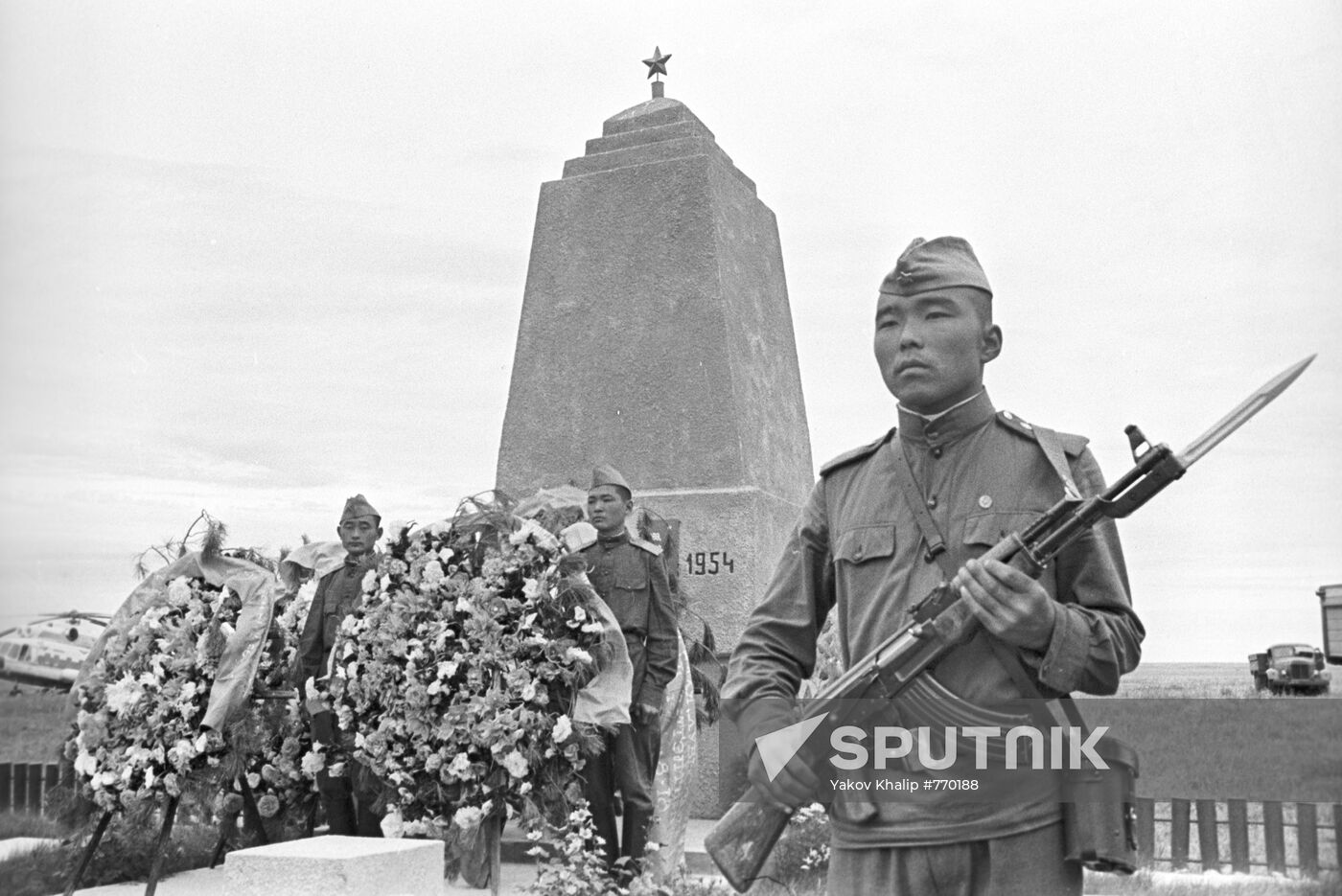 Obelisk to Soviet soldiers
