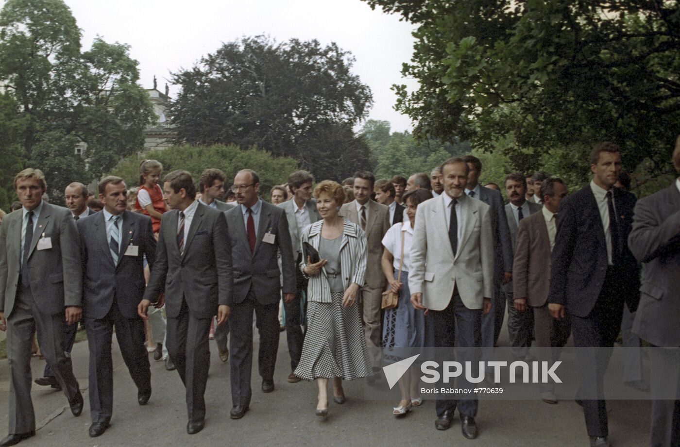 Raisa Gorbacheva in Warsaw's Lazienki Park