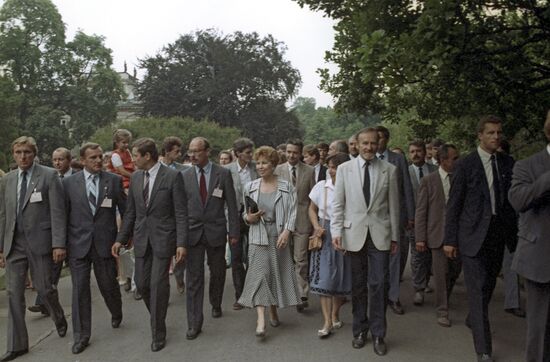Raisa Gorbacheva in Warsaw's Lazienki Park
