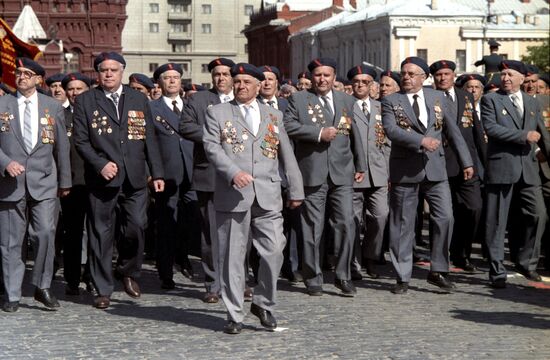 Procession of combined regiment on Red Square on May 9