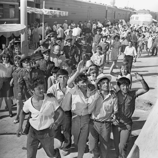 Frame from motion picture "Enamoured"