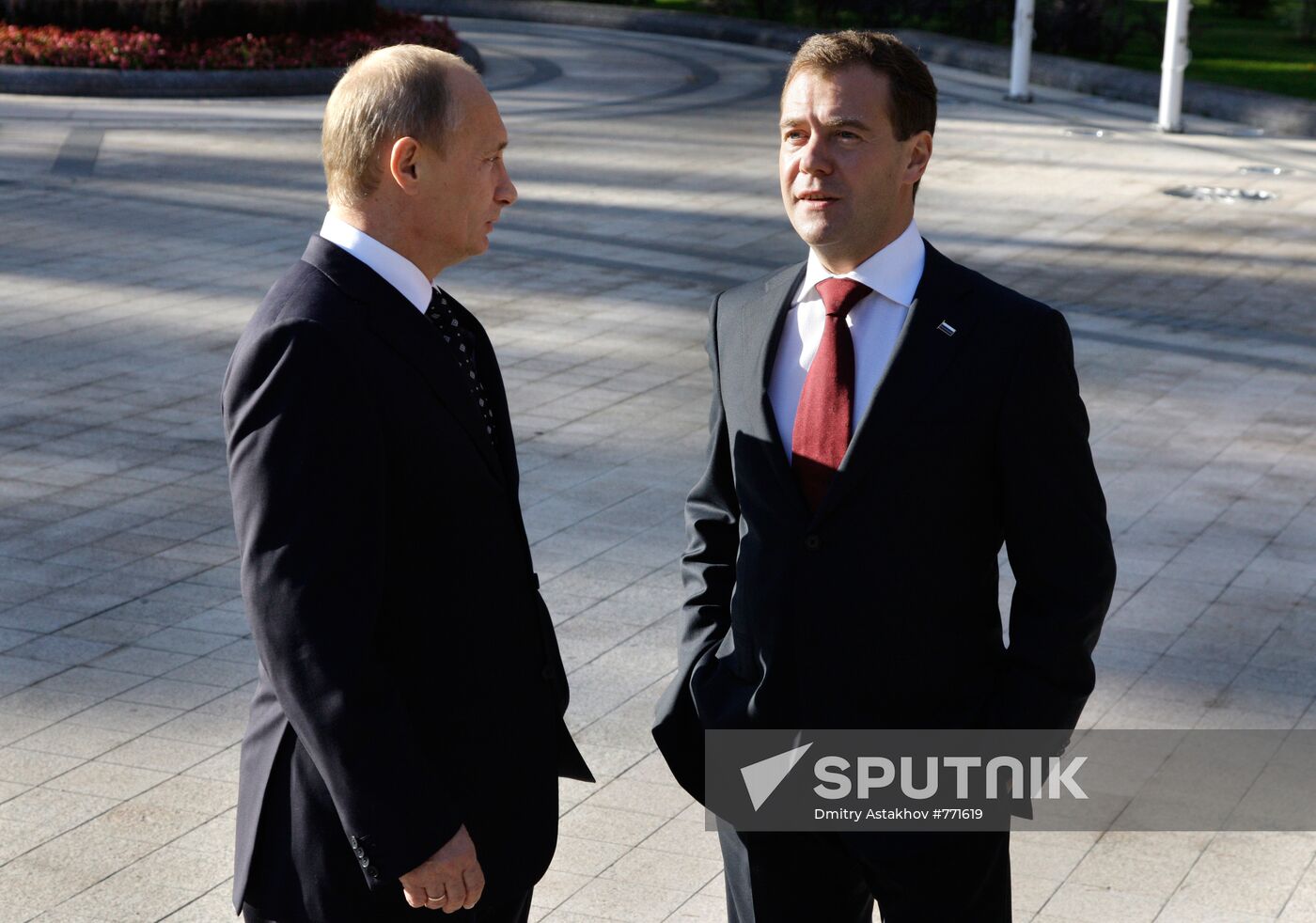 President Medvedev meets with Prime Minister Putin