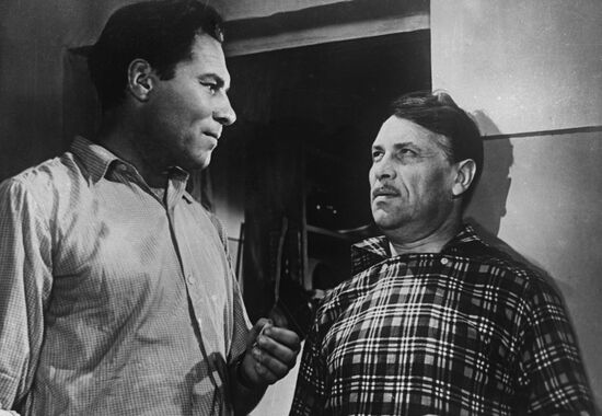 Mark Bernes and Yevgeny Burenkov in movie Night Patrol