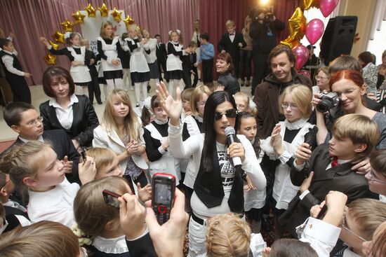 Diana Gurtskaya meets with visually-impaired children