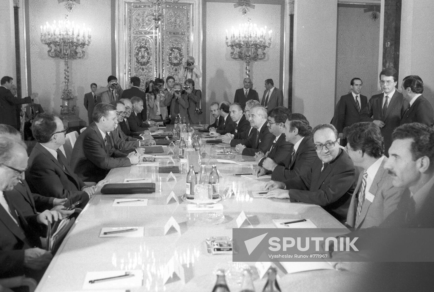 Turkish Prime Minister Turgut Ozal visiting USSR