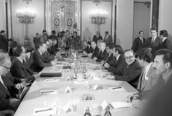 Turkish Prime Minister Turgut Ozal visiting USSR