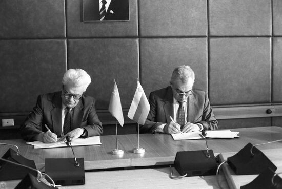 Heads of press agencies A.Vlasov and S.Petrov