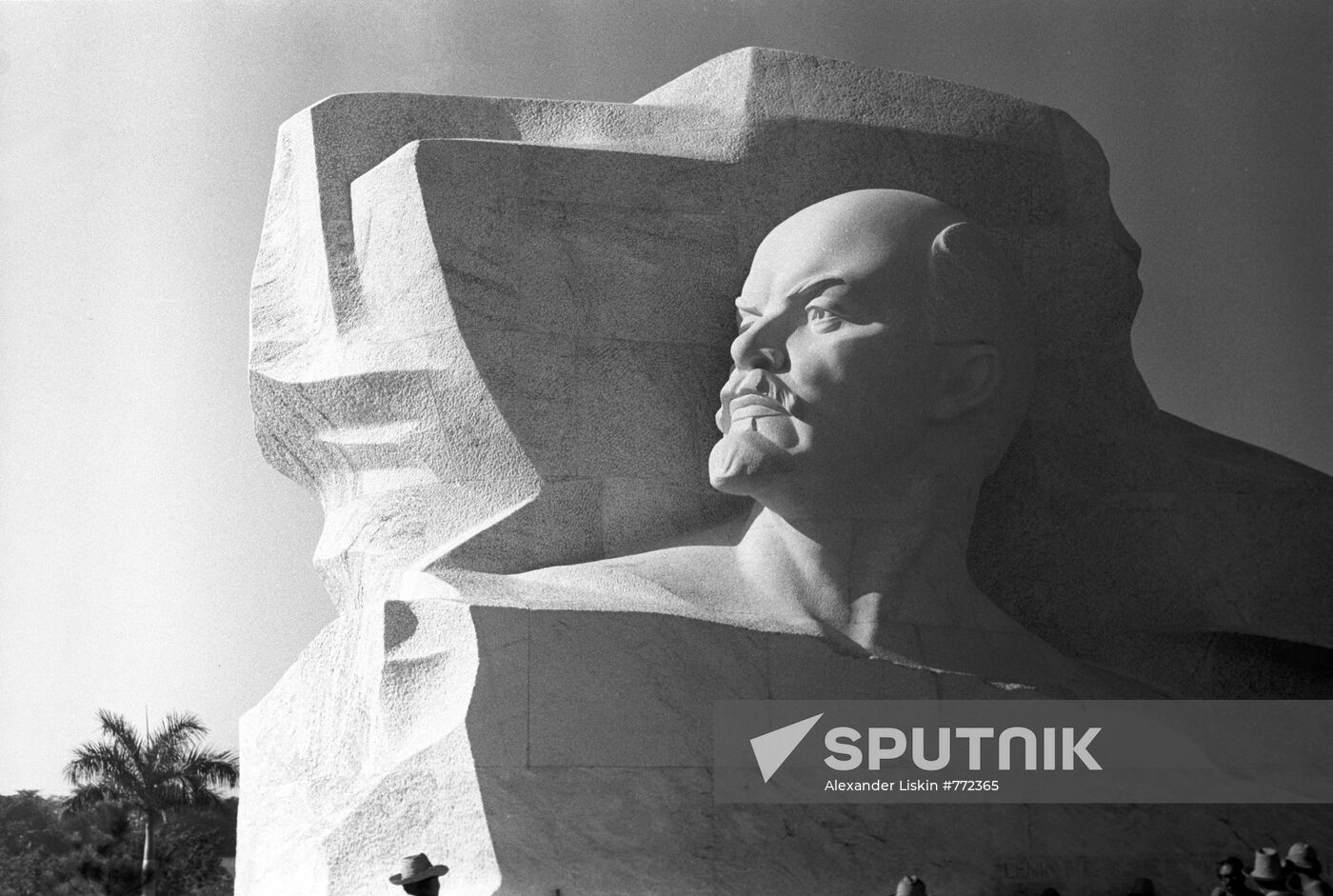 Monument to V.Lenin in Cuba