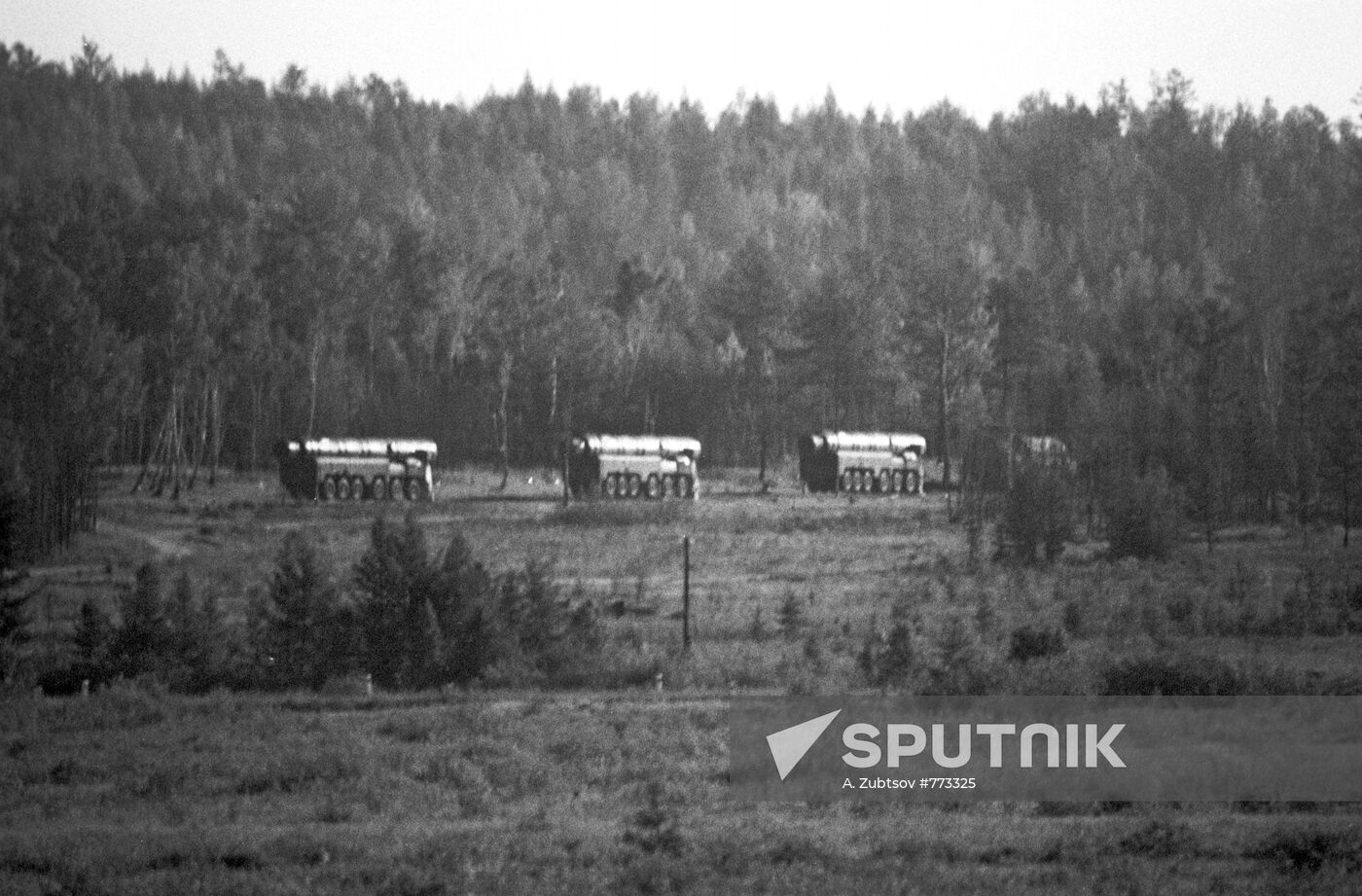 SS-20 self-propelled missile launchers
