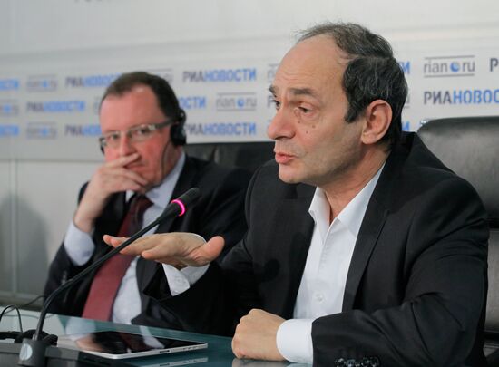 Vladimir Gurevich and Tim Wall