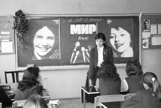 Peace lesson at Moscow school