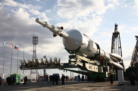Soyuz-FG launch vehicle delivered to lauch pad