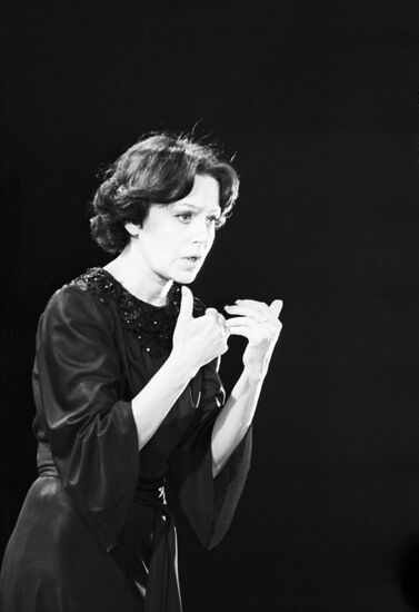 Scene from "Édith Piaf" picture play