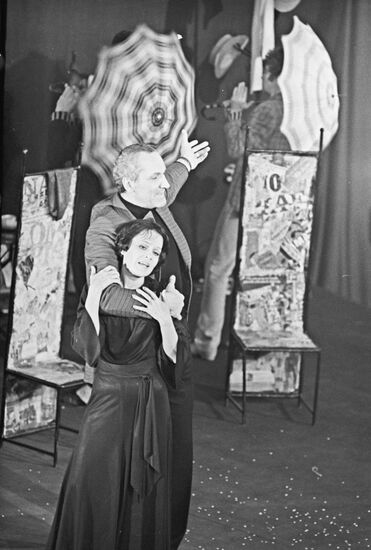 Scene from "Édith Piaf" picture play