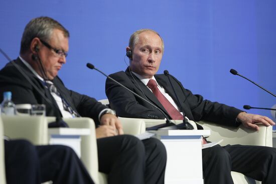 Vladimir Putin attends 'Russia Calling' VTB Capital forum