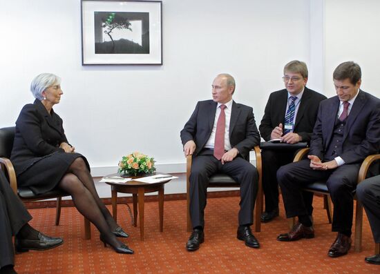 Vladimir Putin meets with Christine Lagarde