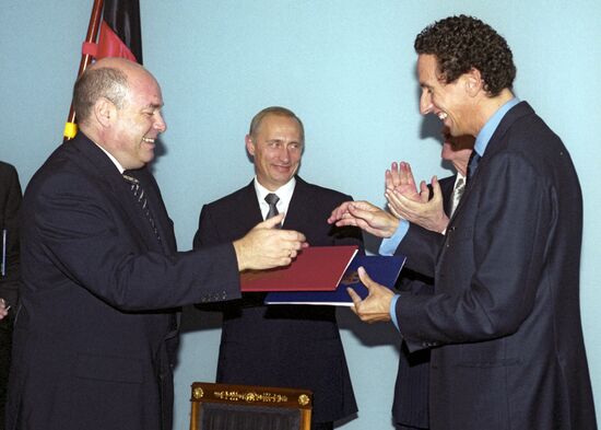 Mikhail Shvydkoy and Julian Nida-Rümelin