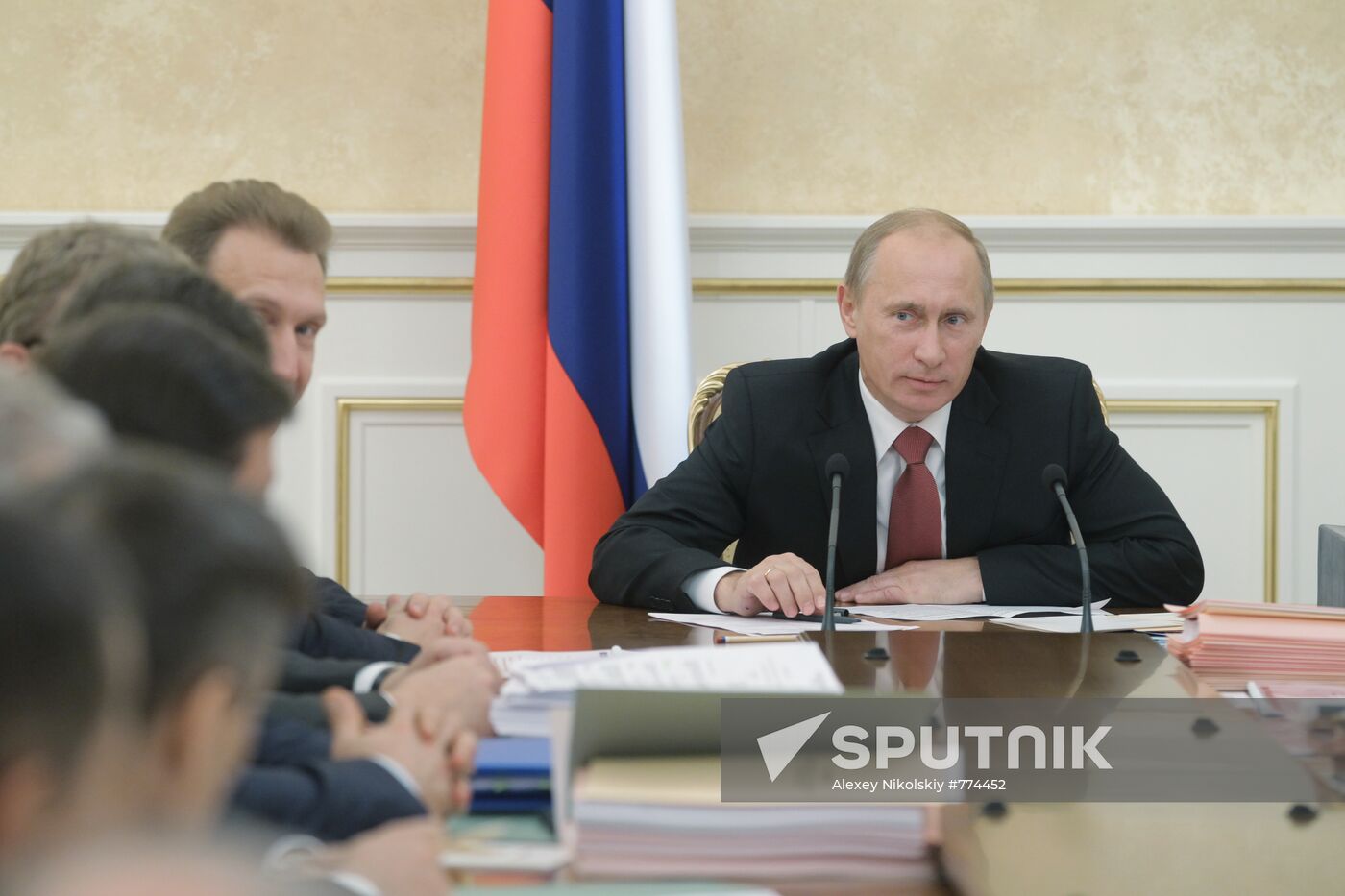 Vladimir Putin chairs Government Presidium meeting