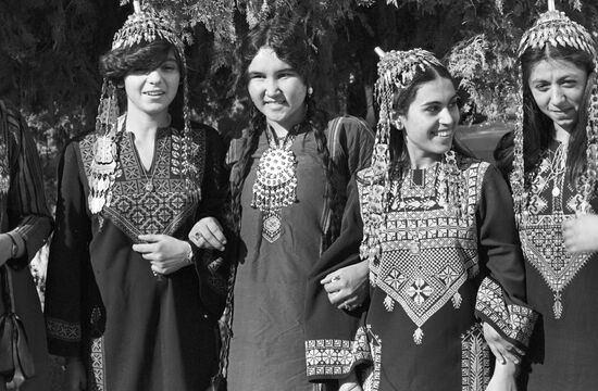Turkmen and Arab girls