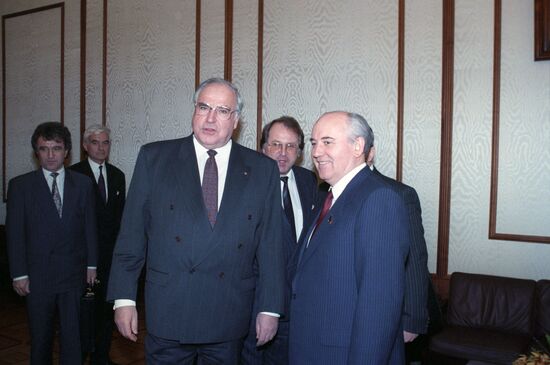 Mikhail Gorbachev and Helmut Kohl
