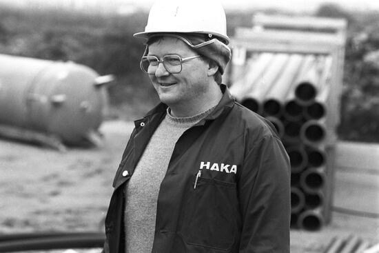 Construction of car-repair plant in Tosno