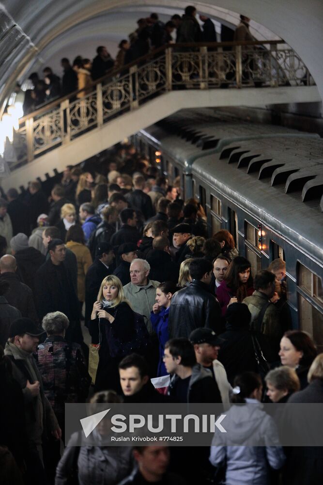 Moscow Metro overcrowded