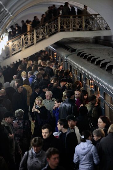 Moscow Metro overcrowded