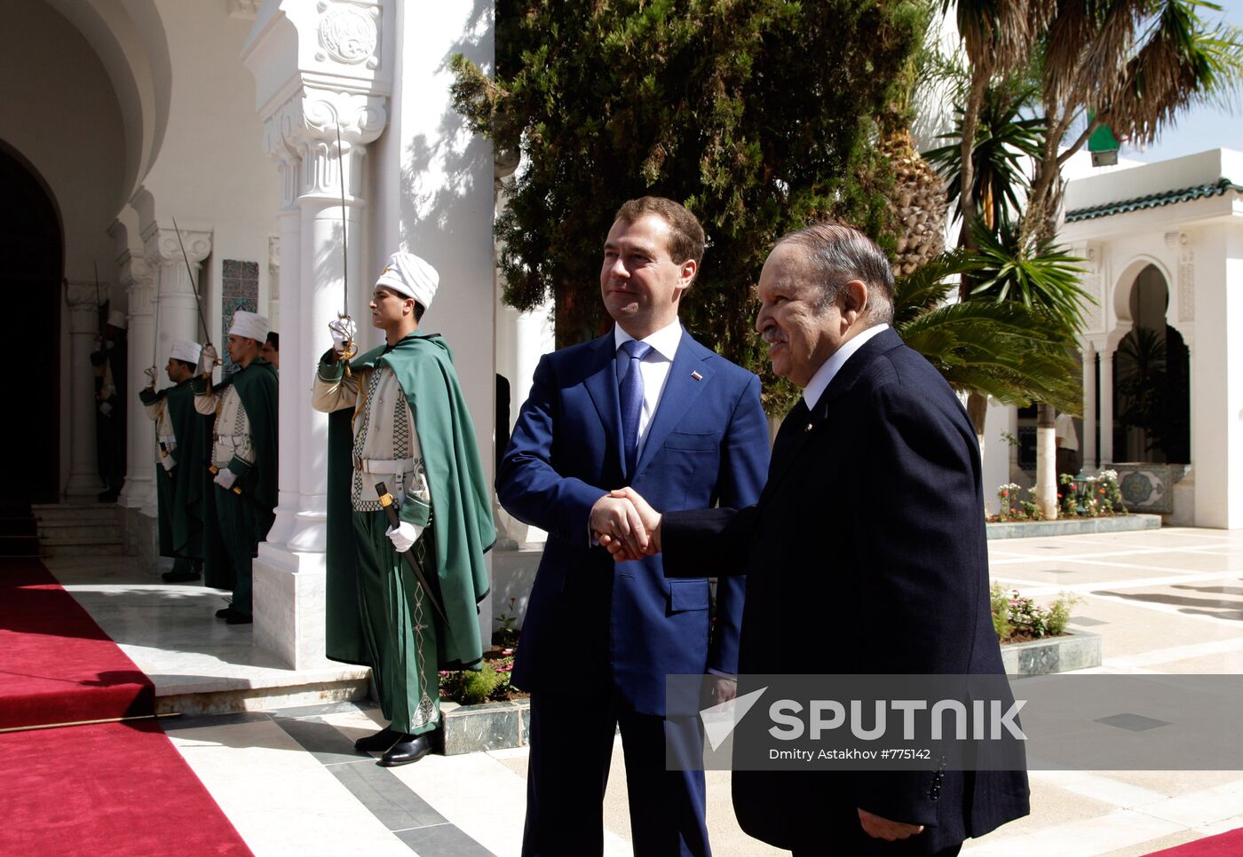 Dmitry Medvedev pays official visit to Algeria