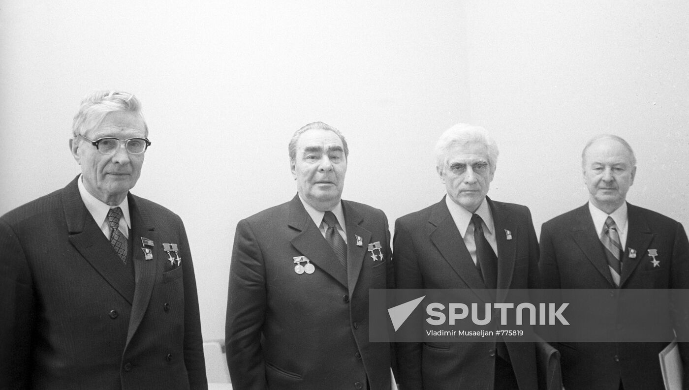 Meeting of Leonid Brezhnev with Alvaro Kunyalom