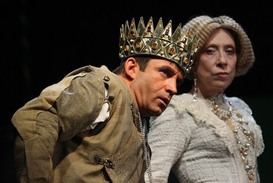 Dmitry Pevtsov, Inna Churikova