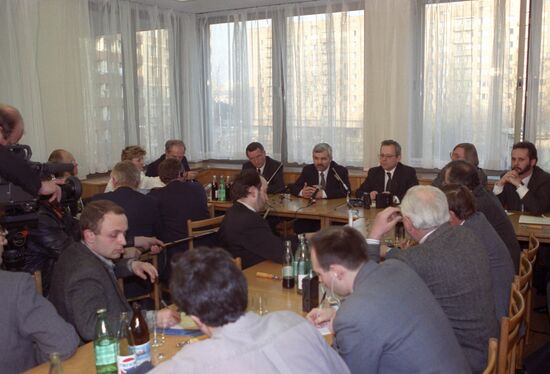 Press conference of Polish Prime Minister Jan Bielecki