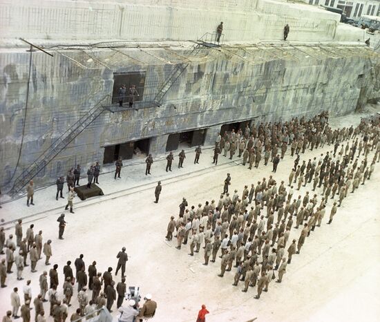 Scene from movie Far Away In The West