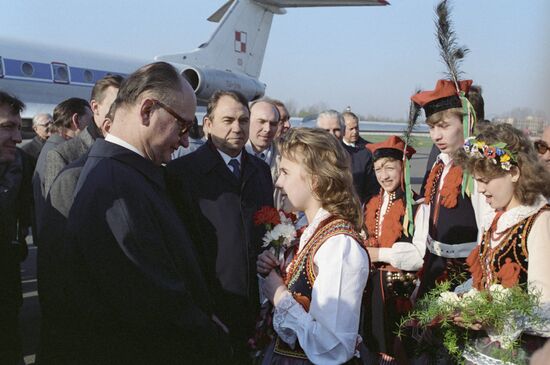 Polish President Wojciech Jaruzelski visiting Kiev