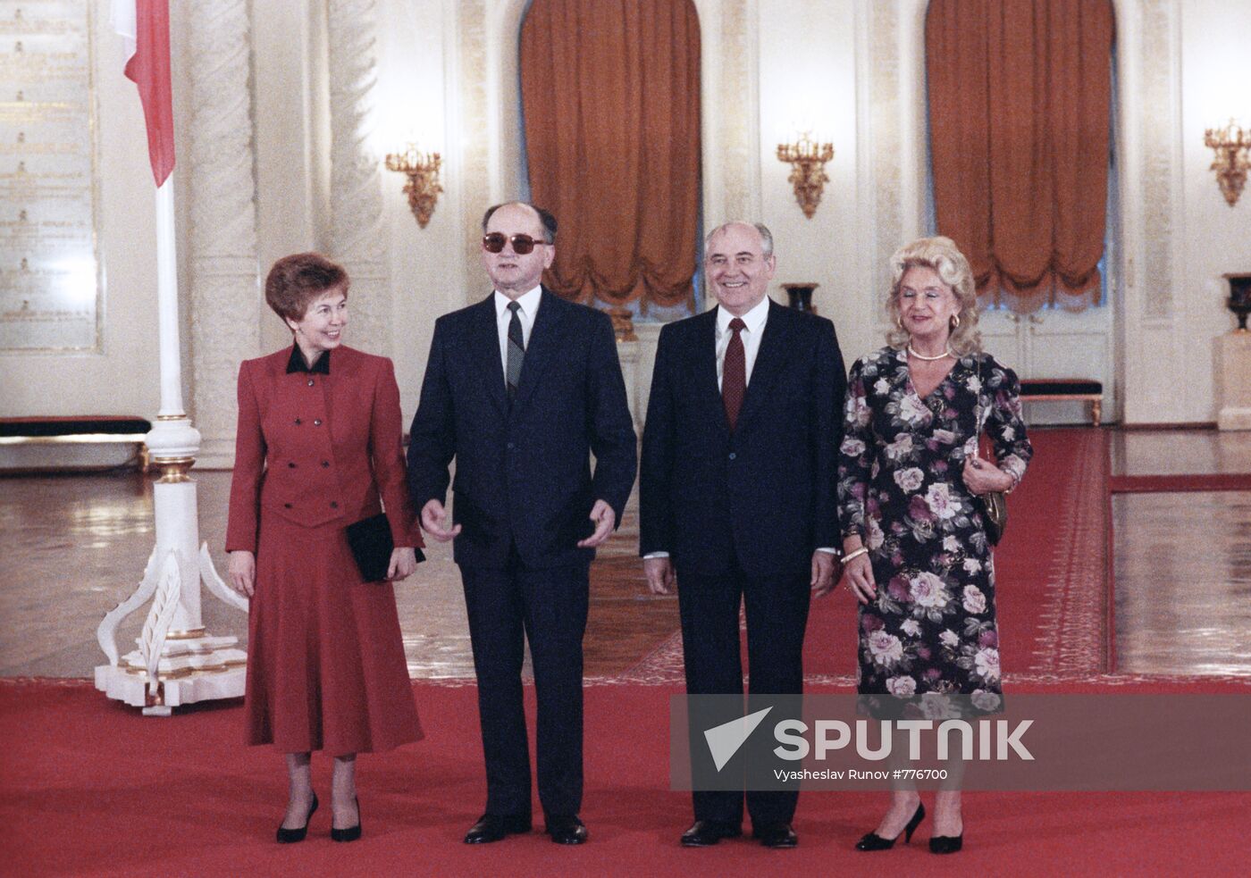 Mikhail Gorbachev, Wojciech Jaruzelski and first ladies