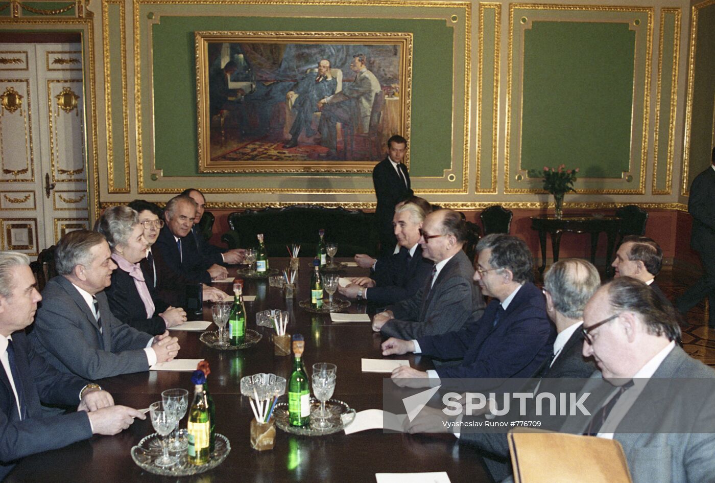 Polish President Wojciech Jaruzelski visiting Kiev