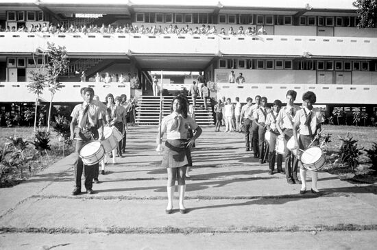Pupils of school named after Soviet Union at holiday