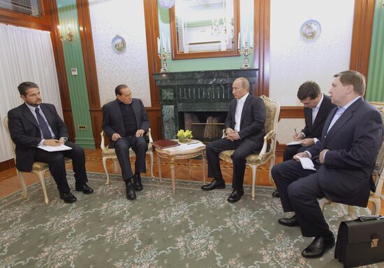 Putin meets Berlusconi in Leningrad Region