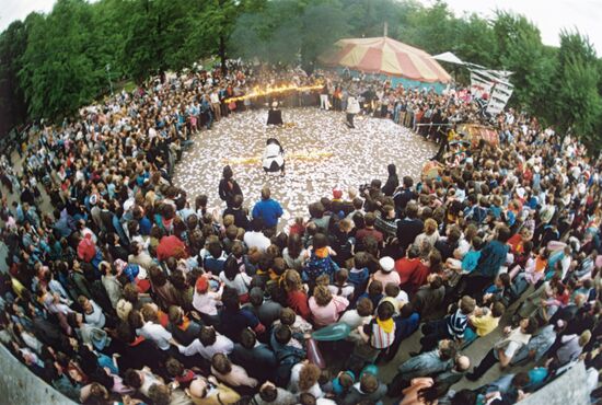 The Caravan of Peace street theater