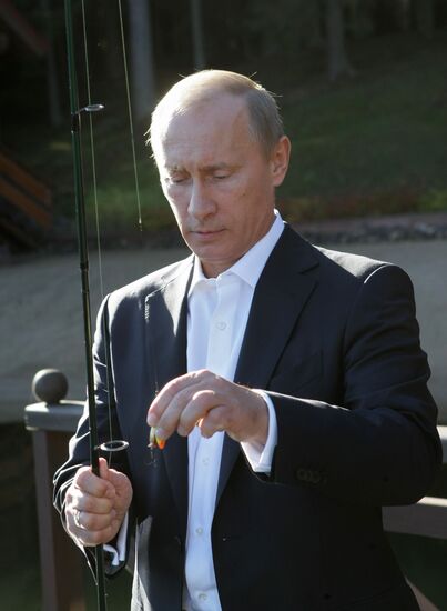 Putin meets Berlusconi in Leningrad Region
