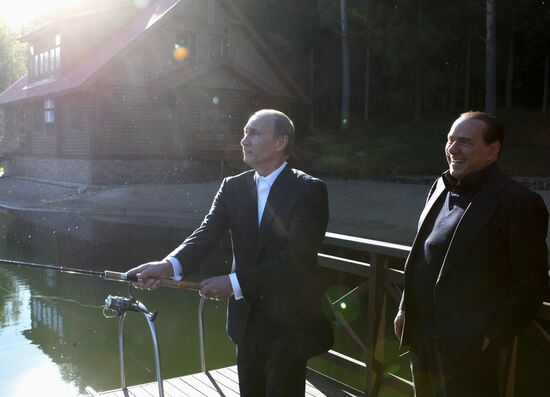 Putin meets Berlusconi in Leningrad Region