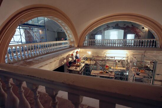 Moscow Conservatory Grand Hall being restored