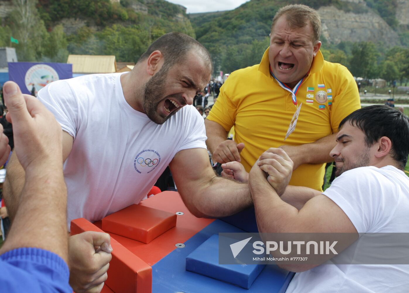 Arm wrestling competition