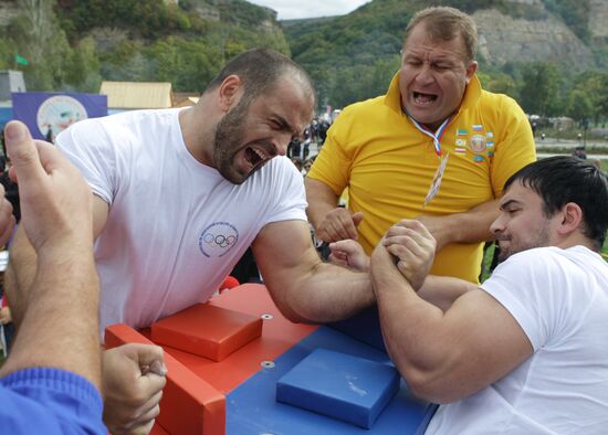 Arm wrestling competition