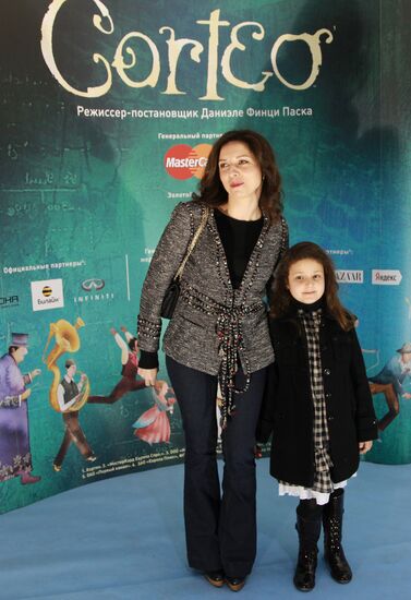 Alisa Khazanova with son