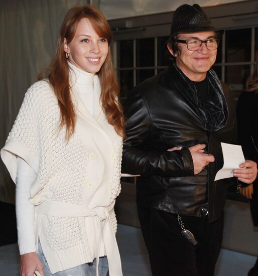 Dmitry Dibrov with his wife Polina