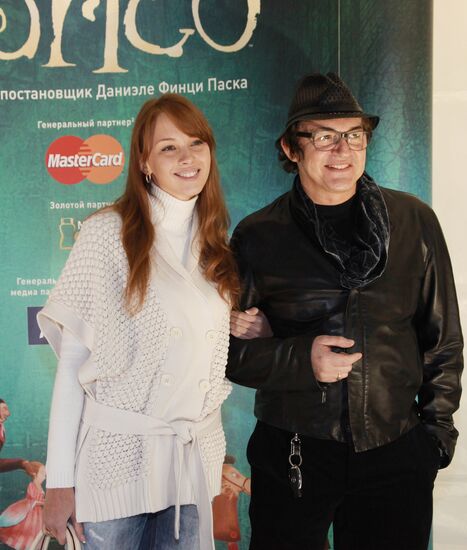 Dmitry Dibrov with wife Polina