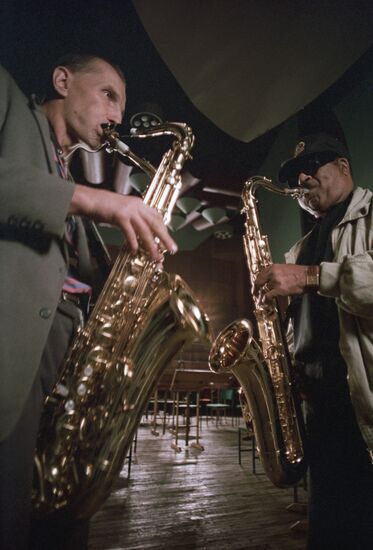 Scene from movie Taxi Blues