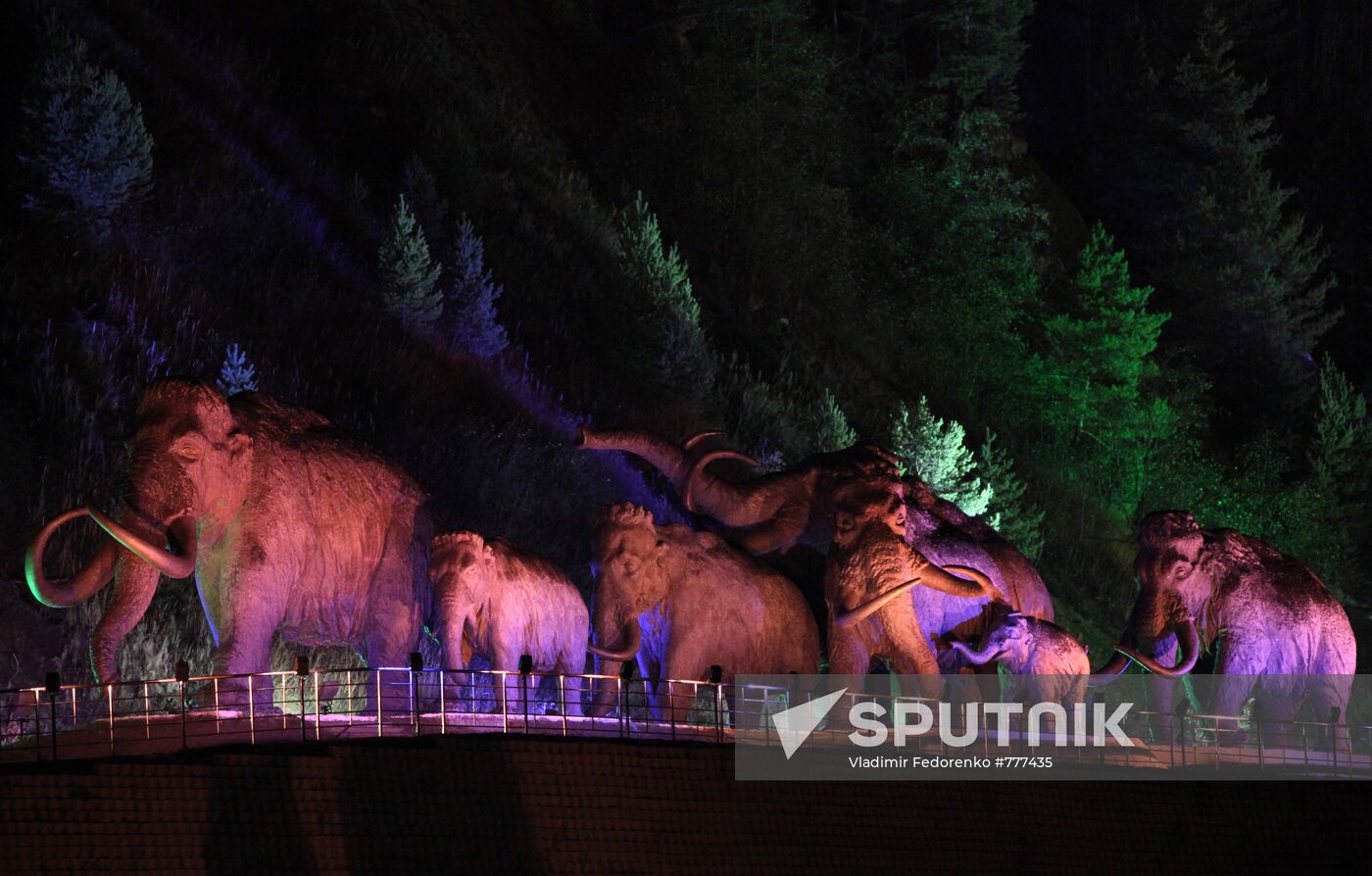 Sculptural composition "Mammoths"