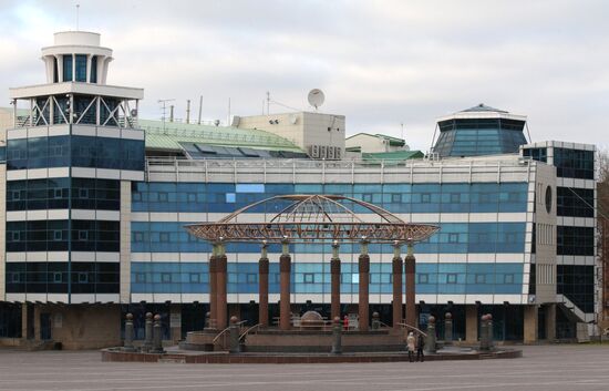 Friendship House and rotunda fountain
