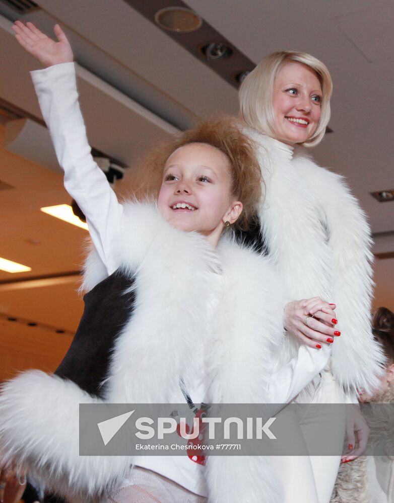 Katya Starshova and her mother Yelena Starshova